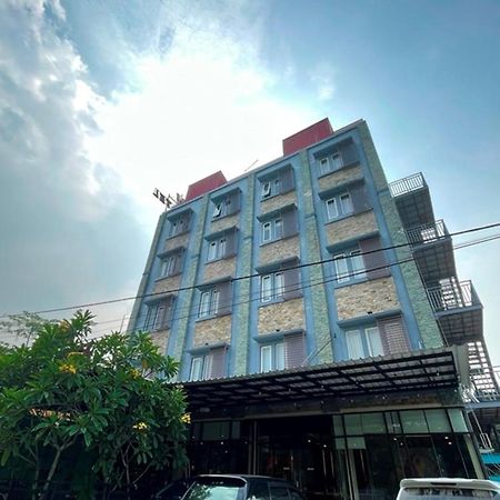Crew Express Hotel Lubukpakam Luaran gambar