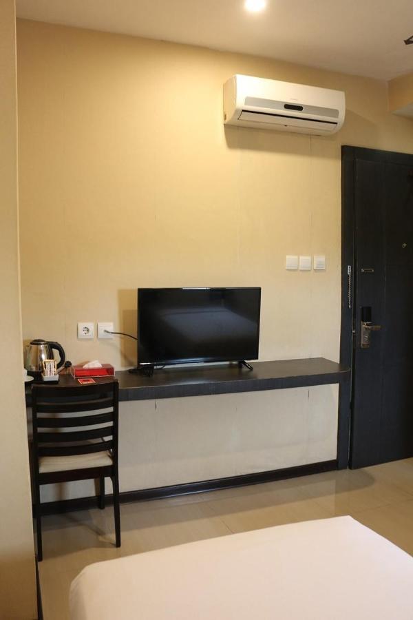 Crew Express Hotel Lubukpakam Luaran gambar