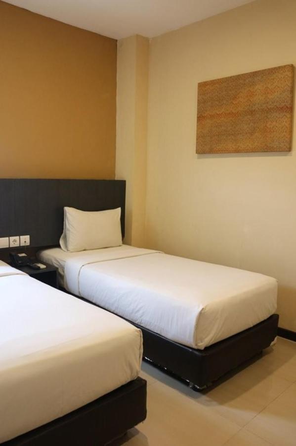 Crew Express Hotel Lubukpakam Luaran gambar