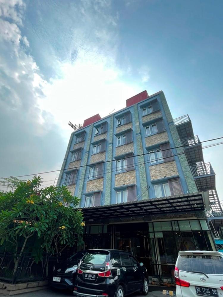 Crew Express Hotel Lubukpakam Luaran gambar